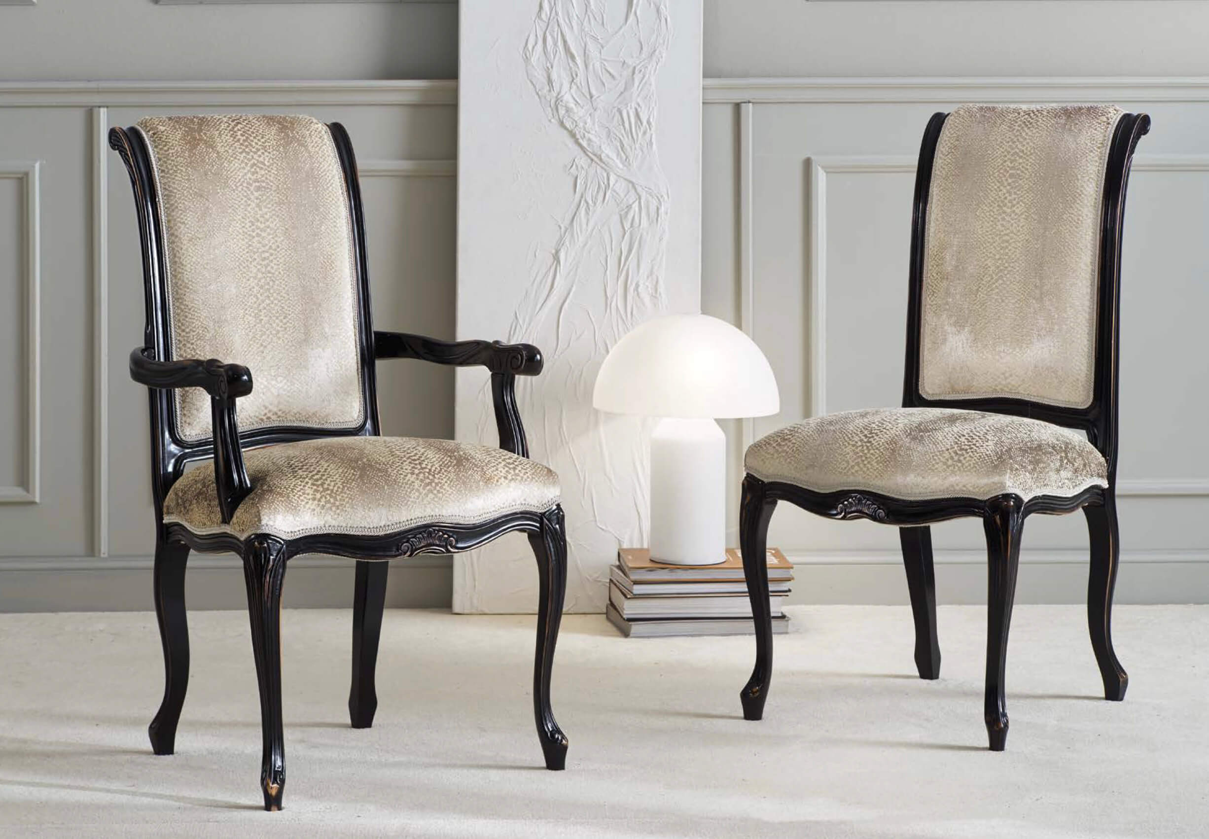 white cream Seven Sedie chairs